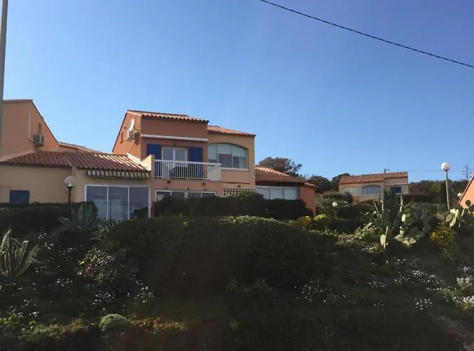 Nyaraló Face A La *