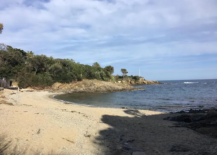 Nyaraló Face A La *