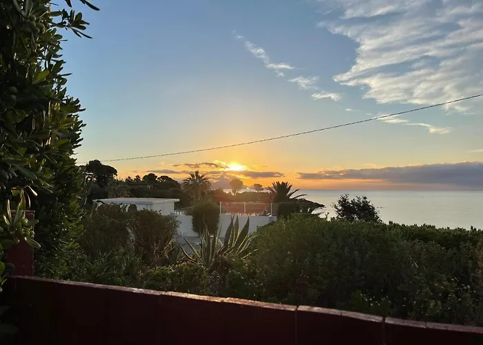 Face A La Nyaraló Saint-Aygulf